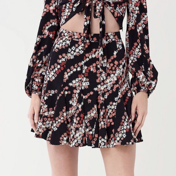 NWT Diane Von Furstenberg Floral Mini Skirt Promise Breeze Black Pink Size 8 - Picture 1 of 10